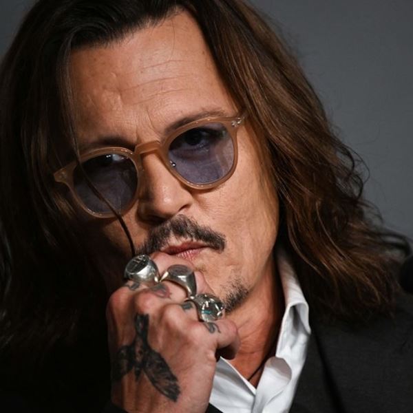 Ο Johnny Depp ‘το έχει' με τη ζωγραφική