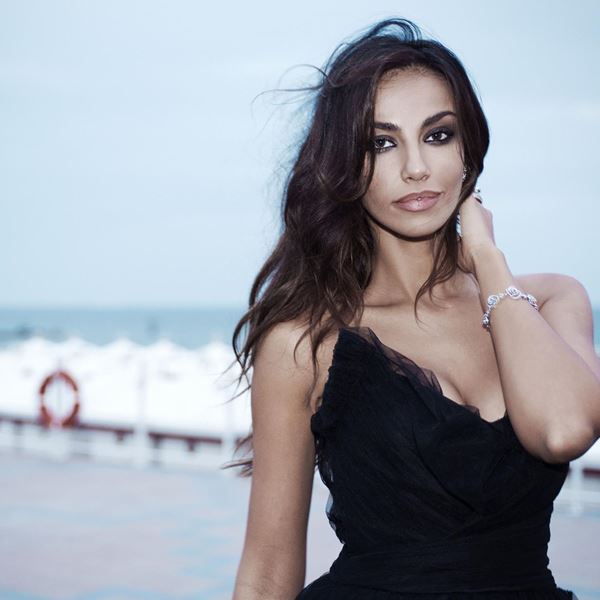 Κι αν η Madalina Ghenea είναι η νέα Monica Bellucci;