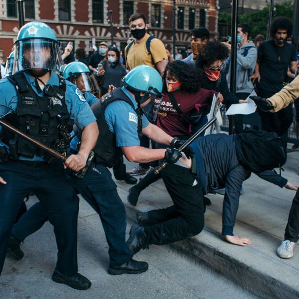 11 τραυματίες και ένας νεκρός από πυροβολισμούς στη Μινεάπολις