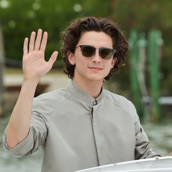 Το "άλλο" κοστούμι του Timothée Chalamet
