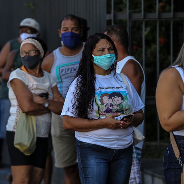 Κορονοϊός: Τι προβλέπουν οι επιστήμονες και γιατί ανησυχούν