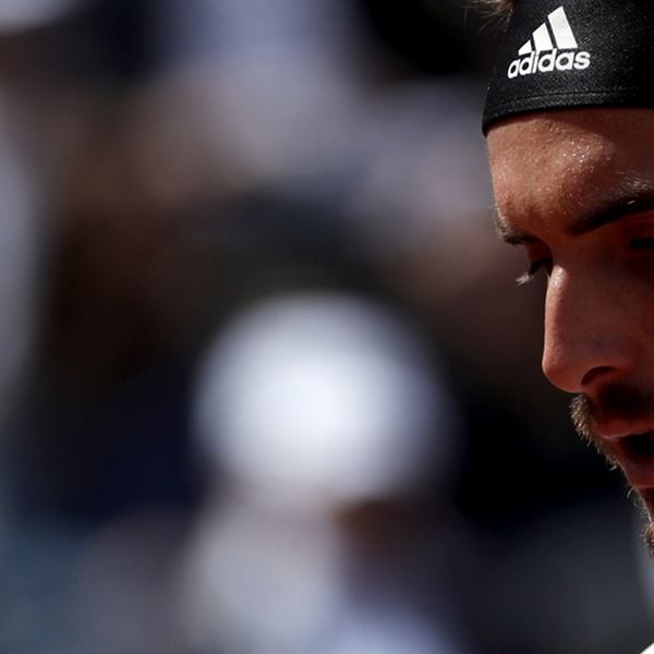 Στέφανε Τσιτσιπά, τι σου συμβαίνει επιτέλους;