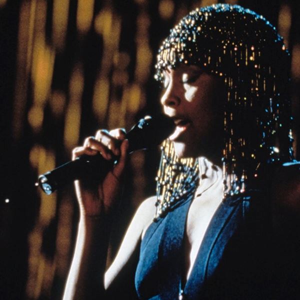 I will always love you: Οι περιπέτειες του τραγουδιού που εκτόξευσε την καριέρα της Whitney Houston