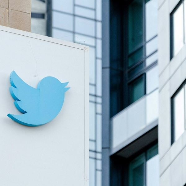 Το Twitter βγάζει σε δημοπρασία τα υπάρχοντά του μετά τις μαζικές απολύσεις