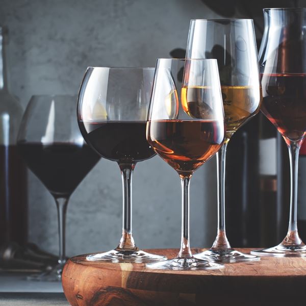 Οινόραμα και Βάκχες: Στην Αθήνα για κρασί