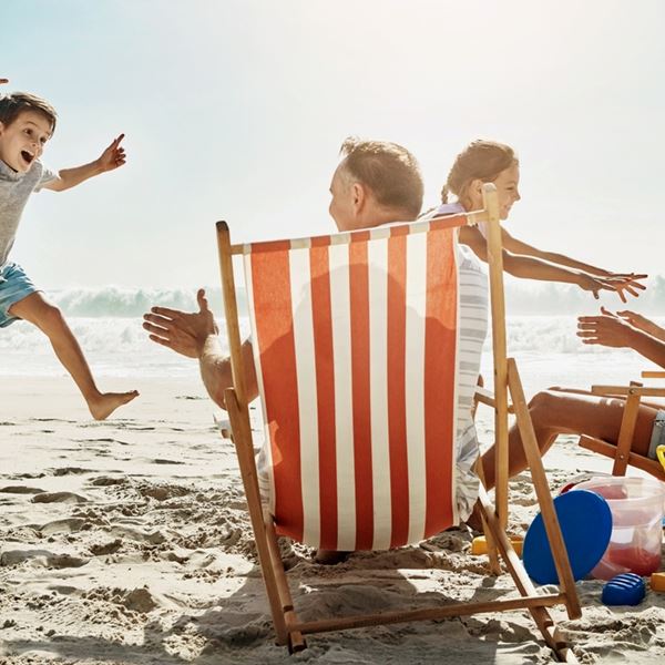 Πάνω από τους μισούς Έλληνες δεν θα πάνε διακοπές φέτος