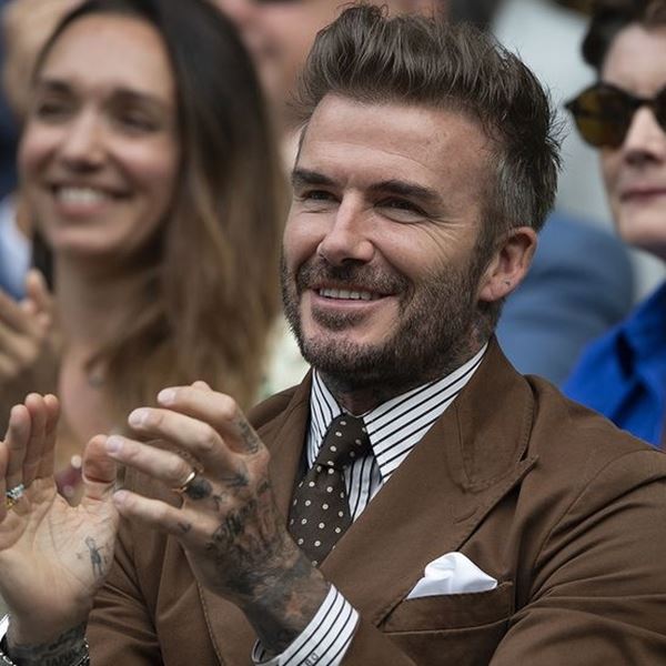 Αν κάτι μας έμεινε από το Wimbledon, αυτό είναι το κοστούμι του David Beckham