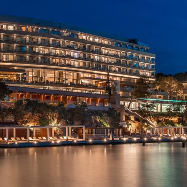 Το αθηναϊκό Four Seasons ανάμεσα στα 50 καλύτερα ξενοδοχεία του κόσμου