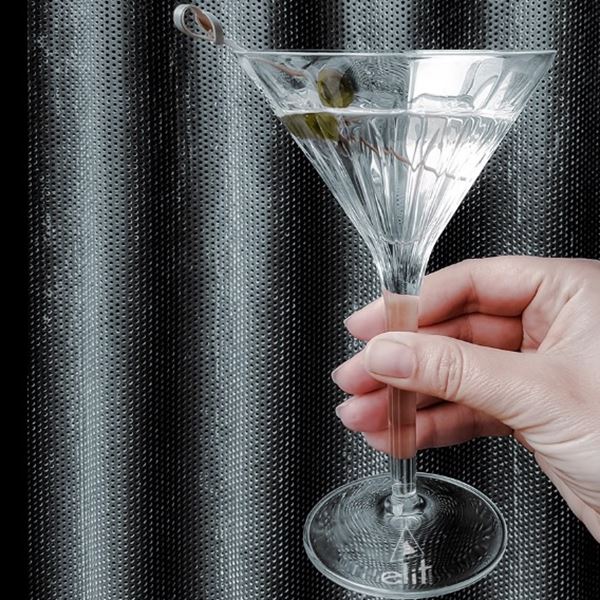 H Elit ανήκει στην ελίτ της βότκας