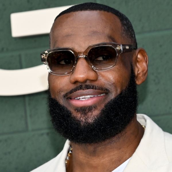 Σε άλλα νέα, ο LeBron James έγινε podcaster