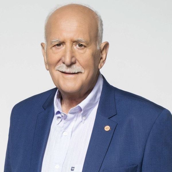 Πέθανε ο Γιώργος Παπαδάκης