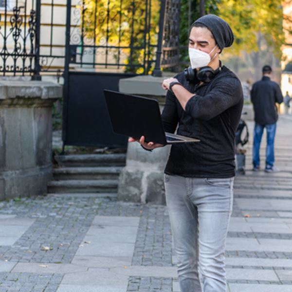 Κορονοϊός: Ανέβηκαν στους 64 οι θανάτοι