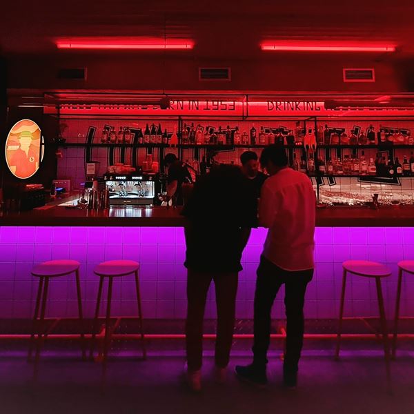 Το Uncle Tan's είναι το νέο cool μπαρ του Πειραιά