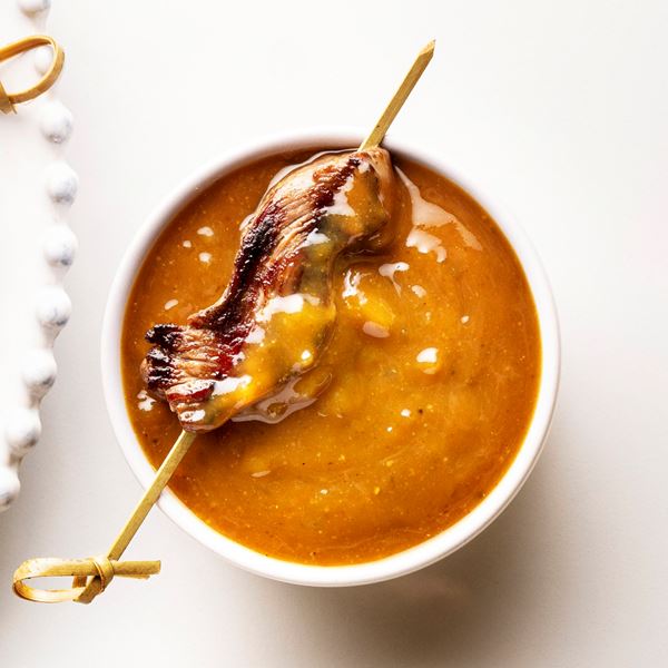 Εναλλακτικό Πάσχα με σουβλάκι αρνί