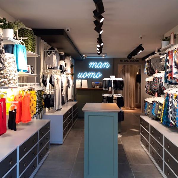 Στο νέο κατάστημα Intimissimi Uomo στην Κηφισιά