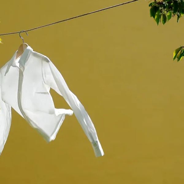 Λευκό πουκάμισο με αυτά τα αρώματα