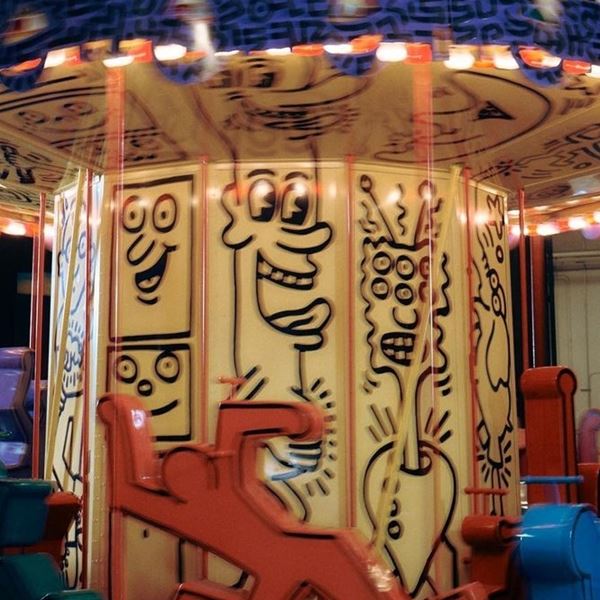 Luna Luna, το πρώτο λούνα παρκ στον κόσμο με έργα μοντέρνας τέχνης ανοίγει ξανά