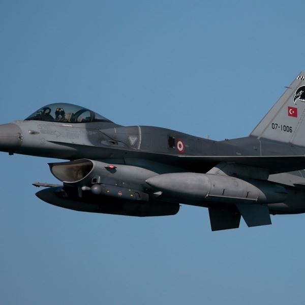 Πτήσεις τουρκικών F-16 πάνω από τους "Ανθρωποφάγους" στους Φούρνους