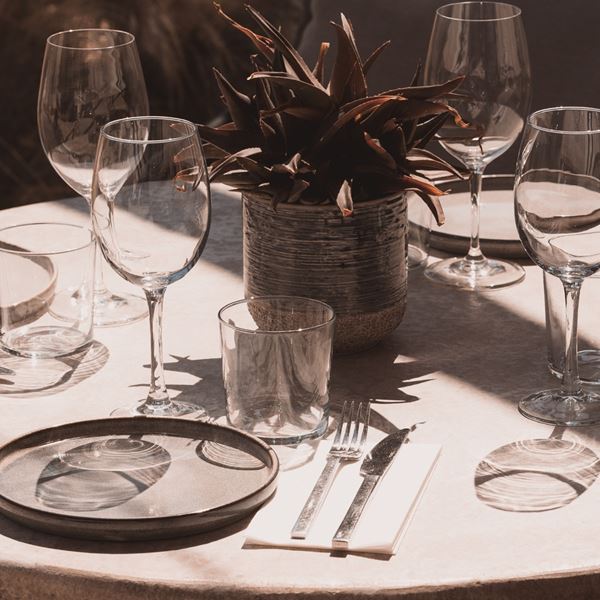 Βρήκαμε τον απόλυτο καλοκαιρινό παράδεισο, λίγα χιλιόμετρα από το κέντρο της Αθήνας