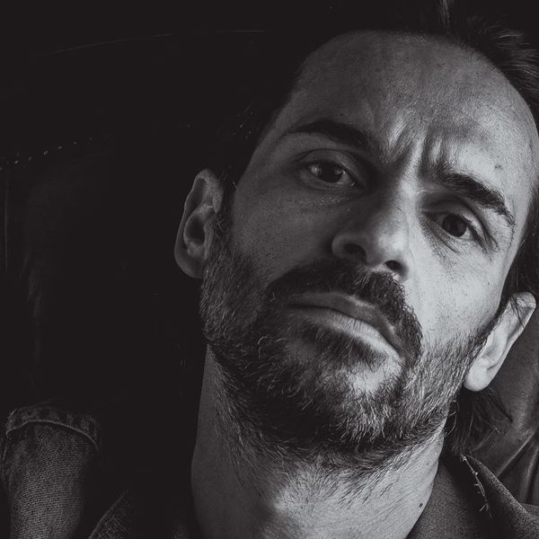 H σουρεάλ ζωή του Νίκου Πουρσανίδη