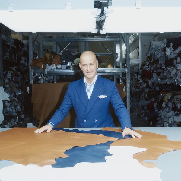 Περπατώντας προς την πολυτέλεια του μέλλοντος με τον Giuseppe Santoni