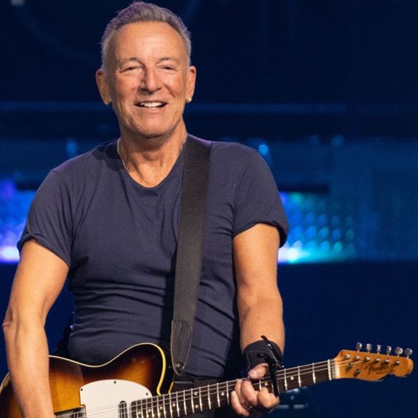 Ο Bruce Springsteen αναβάλλει κι άλλες εμφανίσεις του εξαιτίας προβλημάτων με τη φωνή του