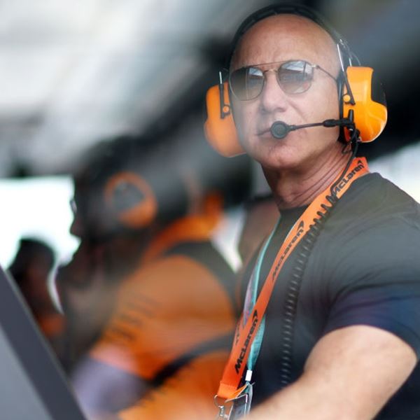 Σε άλλα νέα, ο Jeff Bezos φτιάχνει νέο διαστημικό σταθμό