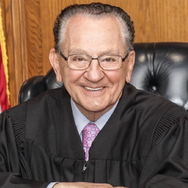 Πέθανε 'ο πιο καλόκαρδος δικαστής στον κόσμο', ο Frank Caprio