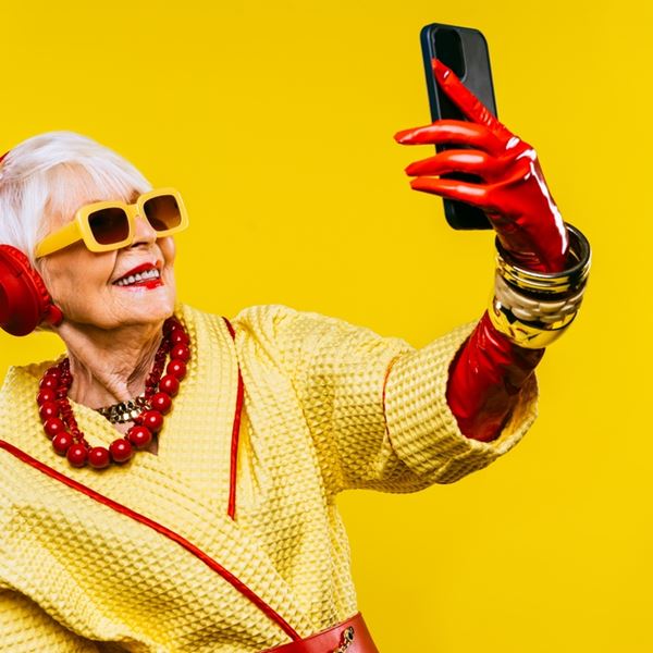 Γιαγιά που έχει δημιουργηθεί από AI είναι το καλύτερο όπλο απέναντι σε απατεώνες