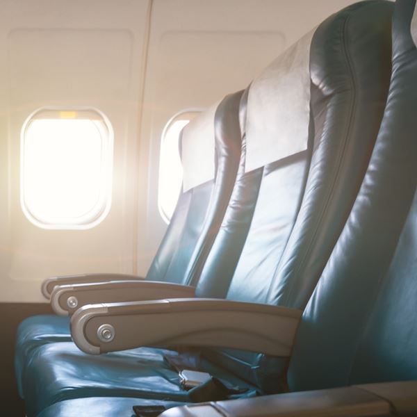 Αεροπορική εταιρεία αναγκάζει υπέρβαρους ταξιδιώτες να αγοράζουν 2 εισιτήρια