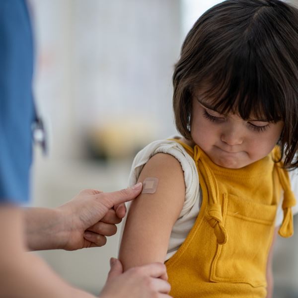 Μειώνονται οι εμβολιασμοί στα παιδιά τα τελευταία χρόνια -τι λένε οι γιατροί
