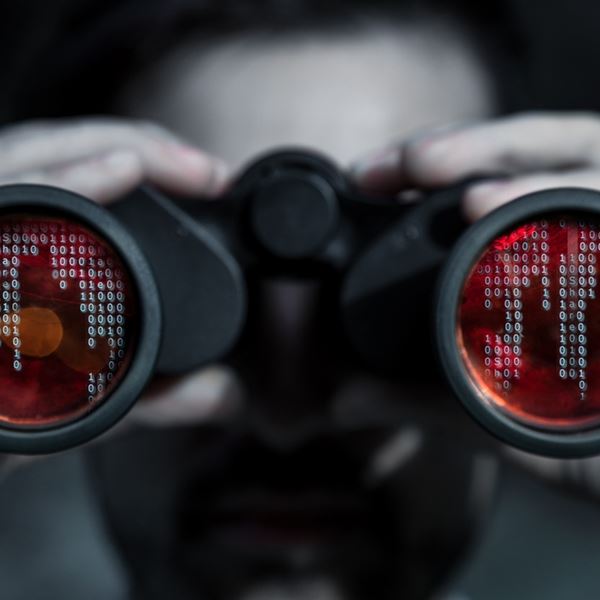 Έρωτας ή stalking; Πώς να εντοπίζετε τα red flags στις ψηφιακές σχέσεις