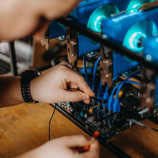 Νοίκιασαν Airbnb για παραγωγή κρυπτονομισμάτων- Τρελάθηκε' η ιδιοκτήτρια με τον λογαριασμό ρεύματος