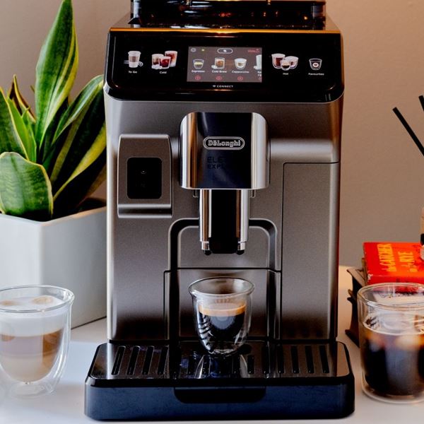Ζήσε την Perfetto εμπειρία καφέ με την πλήρως αυτόματη μηχανή Eletta Explore της De'Longhi