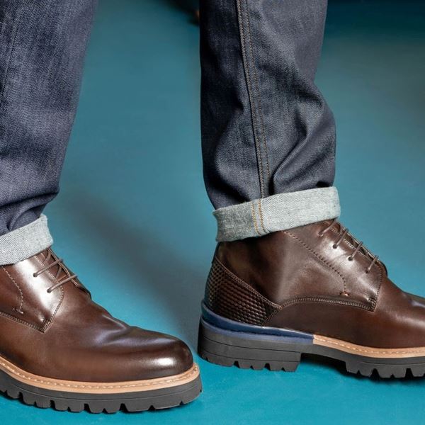 Aπογειώνοντας την έννοια της κομψότητας με Tsakiris Mallas