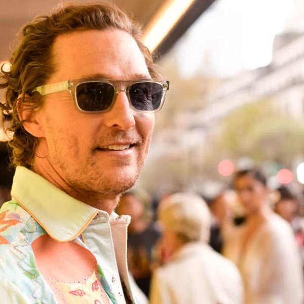 Ο Matthew McConaughey παίζει bingo με ηλικιωμένους