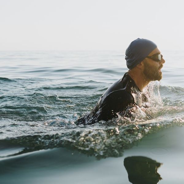 Γιατί αξίζει να συνεχίσεις το κολύμπι και τον χειμώνα