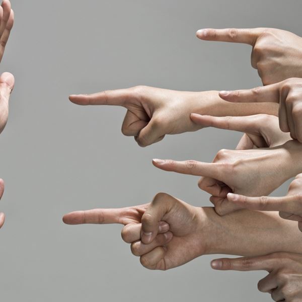 Πώς πρέπει να αντιμετωπίζουμε την κριτική που μας ασκούν